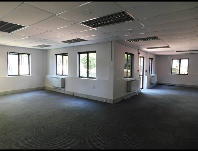 2,355M² OFFICE TO LET IN HYDE PARK